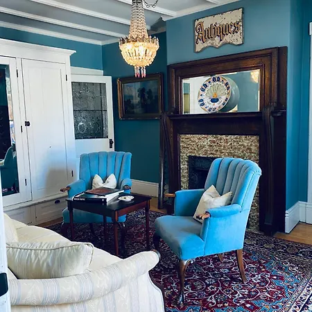 1000 Islands Bed And Breakfast-The Bulloch House Gananoque Exterior photo