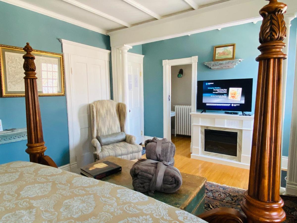 Couette-café 1000 Islands Bed And Breakfast-the Bulloch House Gananoque