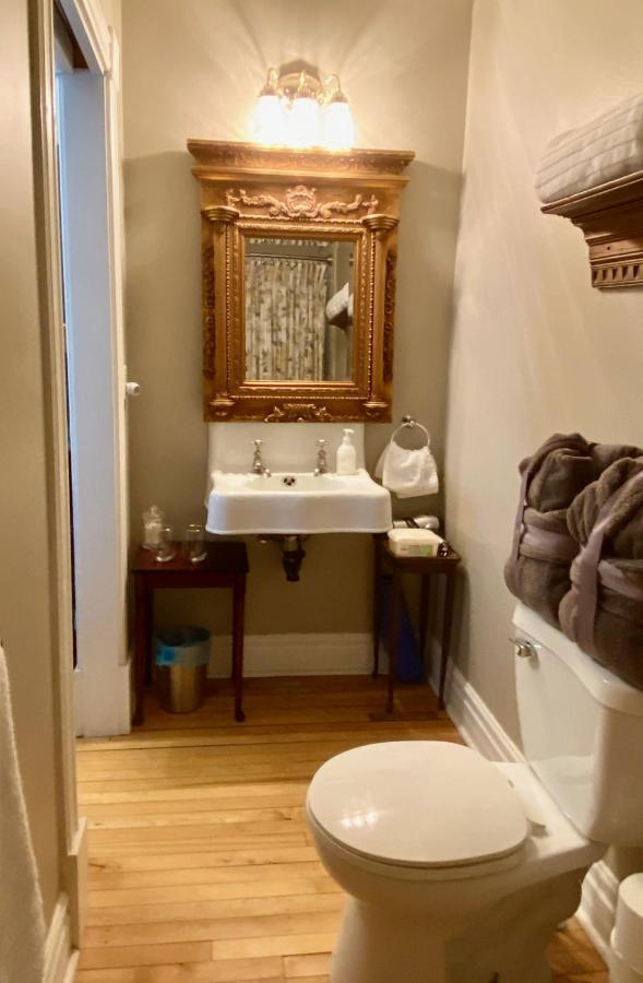 1000 Islands Bed And Breakfast-the Bulloch House Couette-café