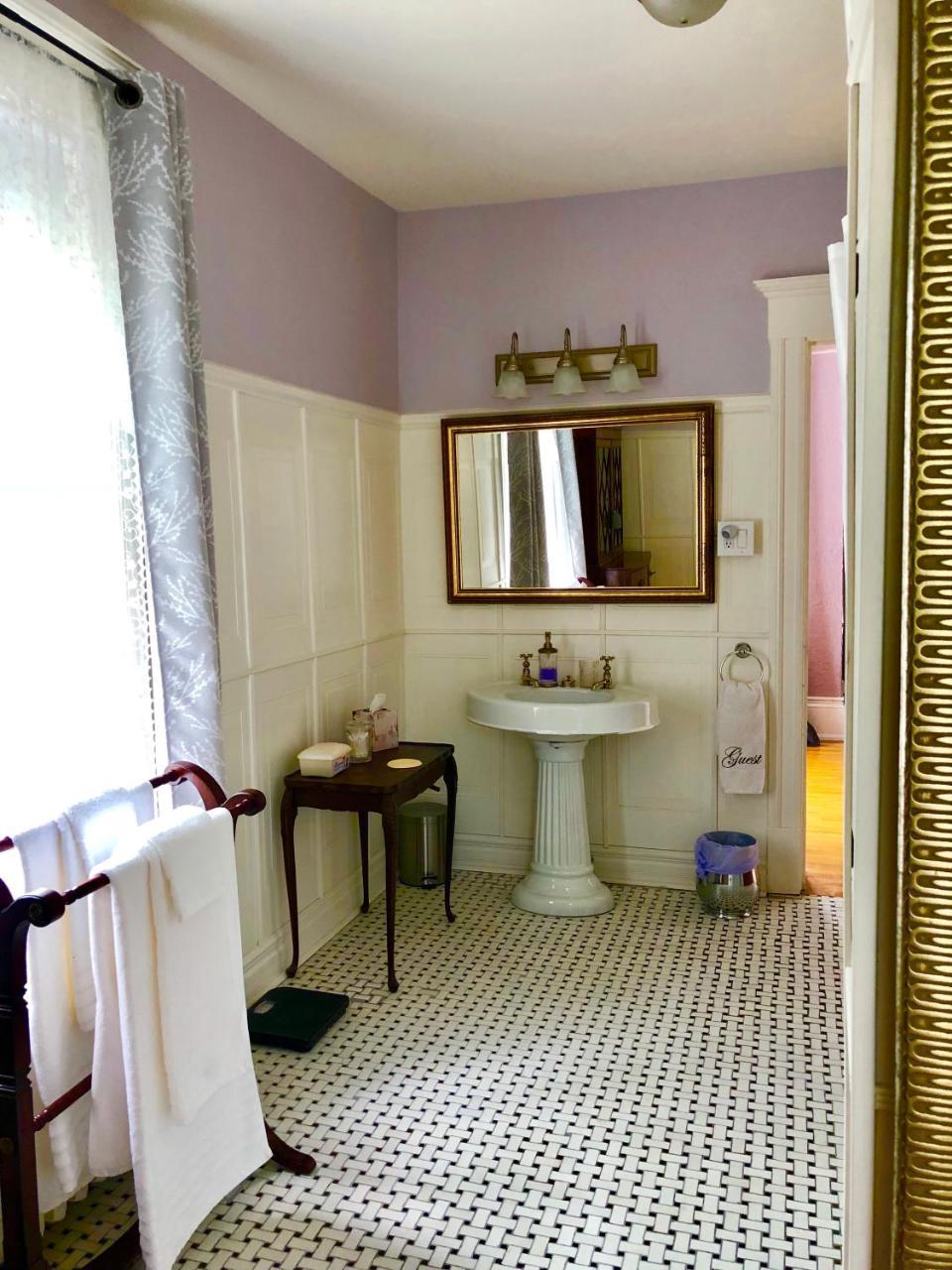 1000 Islands Bed And Breakfast-the Bulloch House Couette-café Gananoque